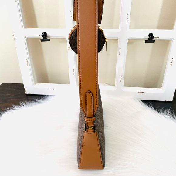 Michael Kors Jet Set Travel Crossbody w Tech Attch - Picture 7 of 16